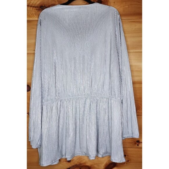 Jolie And Joy Top Woman Plus 3X Silver Metalic Elastic Waist Surplice V-Neck - Picture 9 of 10